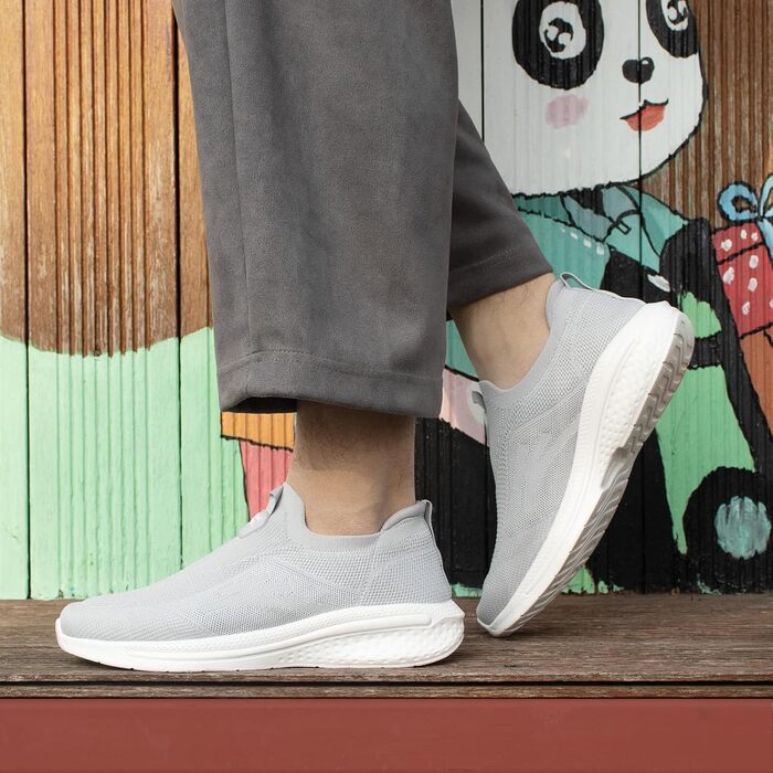 Чоловічі кросівки без шнурівків Slip-on, сірий, розмір 41 EU. Легкі, дихаючі, зручні спортивні кросівки для повсякденного носіння та бігу.