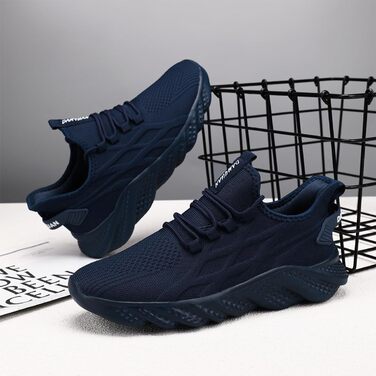 Чоловічі спортивні кросівки для бігу, тенісу, джогінгу та ходьби. Легкі, дихаючі, для вуличної активності та фітнесу. Розмір 46 EU, колір темно-синій