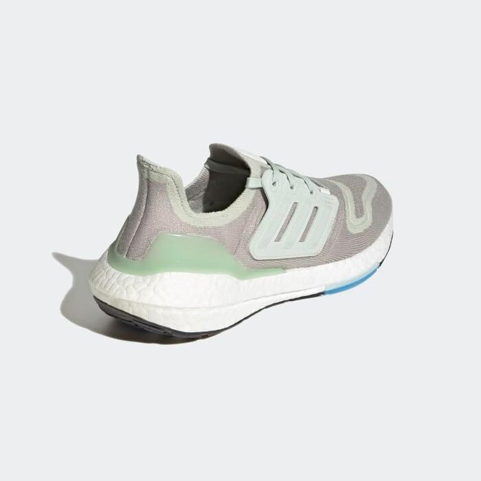 Кросівки Adidas Ultraboost 22 для бігу, чорні, жіночі (38 EU)