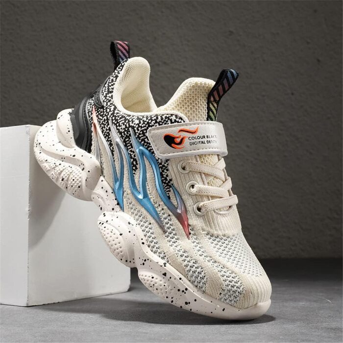 Дитячі кросівки для активного відпочинку: легкі, зручні, дихаючі. Підходять для хлопчиків та дівчаток, розмір 28-39 EU, білі.