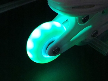 Роликові ковзани Raven Lia (розмір 30-33), білі, 4 LED-колеса, підшипники ABEC-7