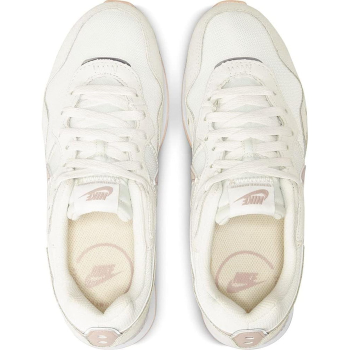 Кросівки Nike Venture Runner для чоловіків (40.5 EU, білий, рожевий, бежевий)