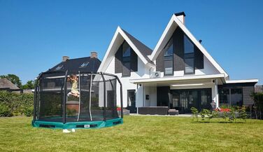Батут Salta Premium Ground з захисною сіткою, круглий, 251 см, чорний