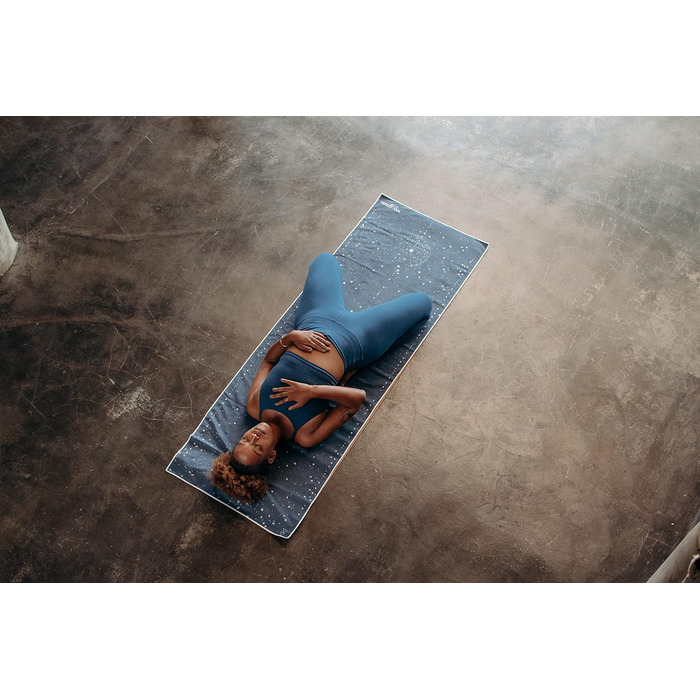 Рушник для йоги Hot Yoga від Yoga Design Lab | Нековзкий, легкий, з переробленої мікрофібри, швидковисихаючий, для гарячої йоги, спорту, подорожей (Celestial)