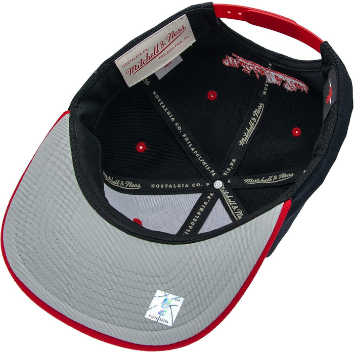 Кепка Mitchell & Ness Snapback Team Arch NBA Chicago Bulls чорний/червоний