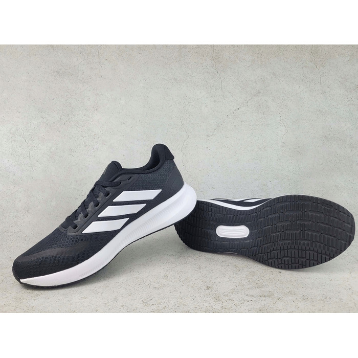 Жіночі кросівки для бігу adidas Runfalcon 5 W, чорно-білі (IE8589), розмір 36 2/3