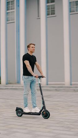 Складаний електросамокат Odys із дозволом для доріг та підтримкою додатку (до 100 км пробігу, навантаження до 140 кг, повітряні шини, 20 км/год, подвійна гальмівна система, дисплей, захист IP55)