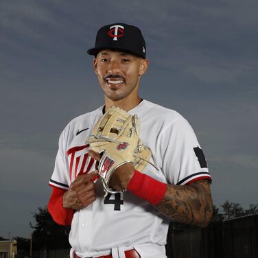 Рукавиця бейсбольна Rawlings Sure Catch для хлопчиків, розмір 26.7 см (права рука, модель Carlos Correa) | Utility