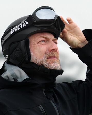 Шолом OutdoorMaster для гірськолижного спорту та сноубордингу з маскою - чорний мат, розмір M (56-58 см)