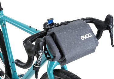 Велосумка на кермо EVOC HANDLEBAR PACK BOA, 2,5/5 л, водонепроникна, з BOA FIT SYSTEM, швидкий доступ з обох боків, карбонова сіра, для велосипеда