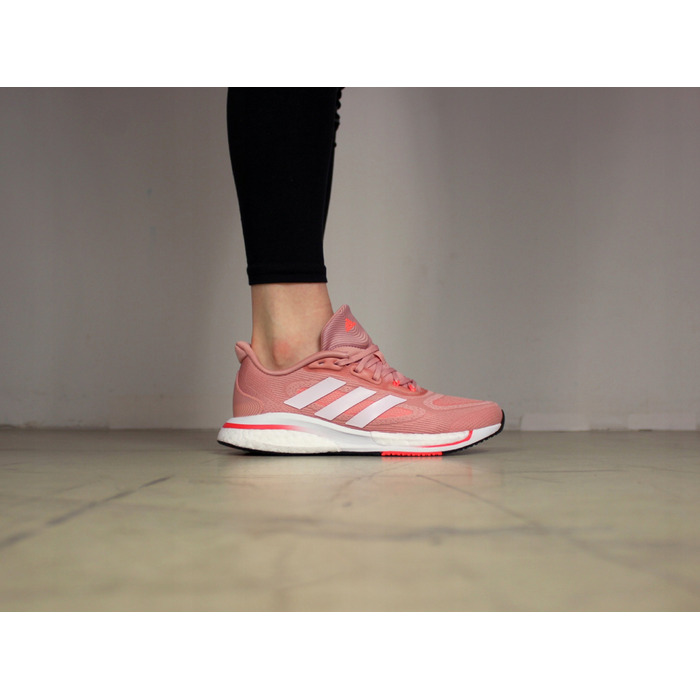Жіночі спортивні кросівки Adidas, розмір 37 1/3