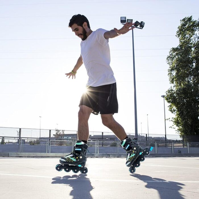 Роликові ковзани для дітей, регульовані, чорно-сині. Розміри 32-35 EU (210-240 мм). Підходять для початківців, для використання в приміщенні та на вулиці.