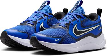 Дитячі кросівки Nike Cosmic Runner для старших дітей, 39 EU, Hyper Royal/Volt Tint/Black