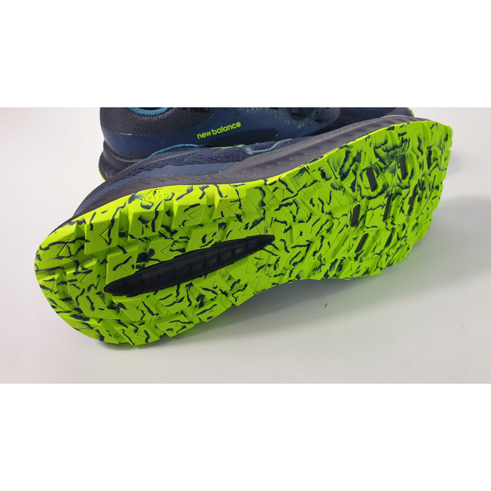 Чоловічі спортивні кросівки New Balance MTNTRLB5, розмір 45