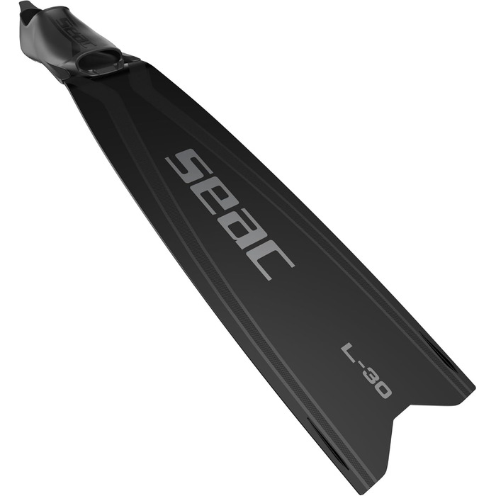 Ласти SEAC L-30 для фрідайвінгу та підводного полювання: довгі ласти з реактивним полімерним лопаттю, м'яким гомілковим карманом без бічних пластин, кут 30° – ідеальні для дайвінгу з аквалангом. Чорний колір, розмір 39/40.