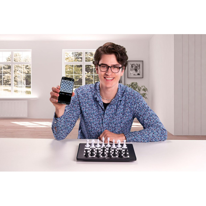 Millennium eONE – Електронна шахова дошка для онлайн-ігор на Lichess, Chess.com та Tornelo. 81 LED для відображення ходів. Li-Ion акумулятор, Bluetooth та USB.