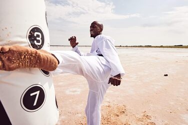 Century Wavemaster Uppercut — конічний стоячий боксерський мішок, регульований по висоті (119–173 см), 9 зон удару, для боксу, кікбоксингу, MMA, міцний, самостійний