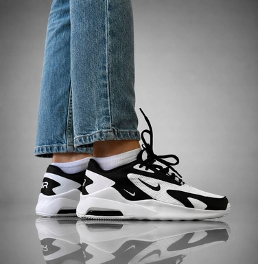 Жіночі кросівки Nike Air Max: зручне спортивне взуття для тренувань та щоденного носіння