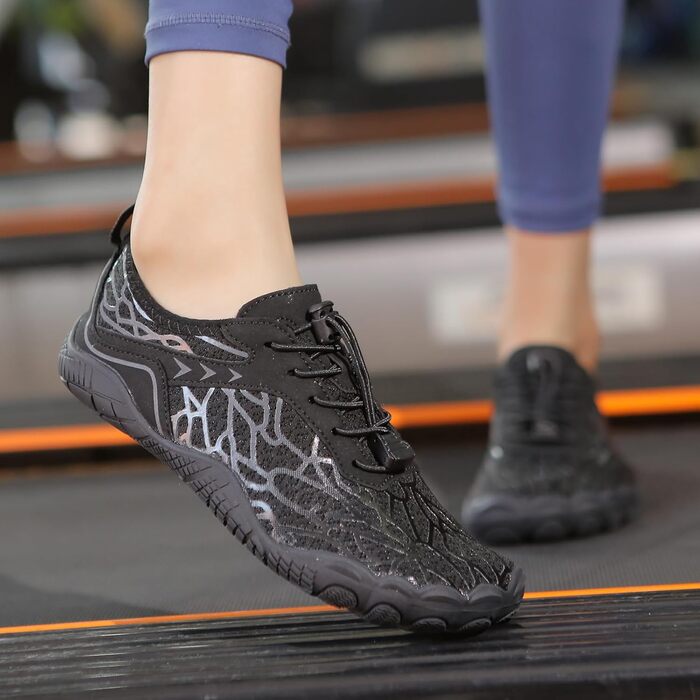 Жіночі босижні тапки, водяні черевики з п'ятипалою підошвою, антиковзаюча поверхня, швидковисихаюча дренажна система, легкі босижні черевики для багатоцільових активностей, біло-блакитні, розміри 36-47 EU (чорно-сірі 811, 41 EU)