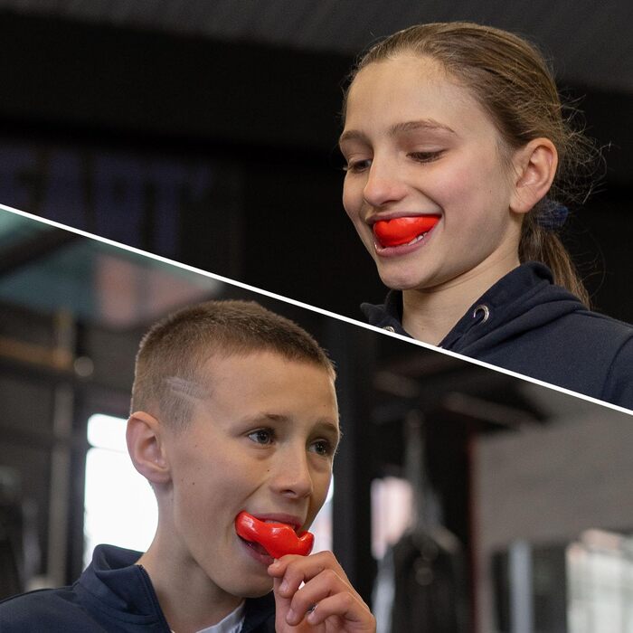 SAFEJAWZ спортивний захист для зубів з брекетами, універсальний, червоний, для контактних видів спорту: регбі, ММА, кікбоксинг, єдиноборства, дзюдо, хокей, бокс