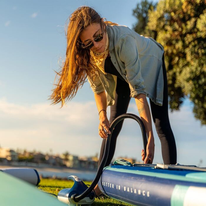 Надувна SUP-дошка ISLE Pioneer з комплектом: рюкзак, насос, весло, страховочний шнур, 3-плавникова система, для початківців, дизайн Каліфорнія