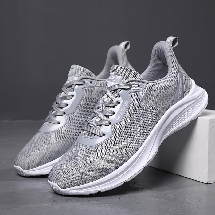 Спортивне взуття для жінок та чоловіків: кросівки для бігу, фітнесу, прогулянок та повсякденного носіння. Розміри 35-45 EU. Колір: сірий