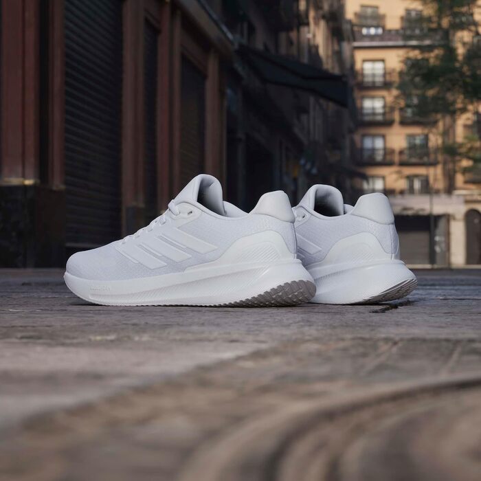 Жіночі кросівки для бігу adidas Runfalcon 5 Cloud White — білі, з амортизацією Cloudfoam та дихаючою сіткою, розмір 39 1/3 EU