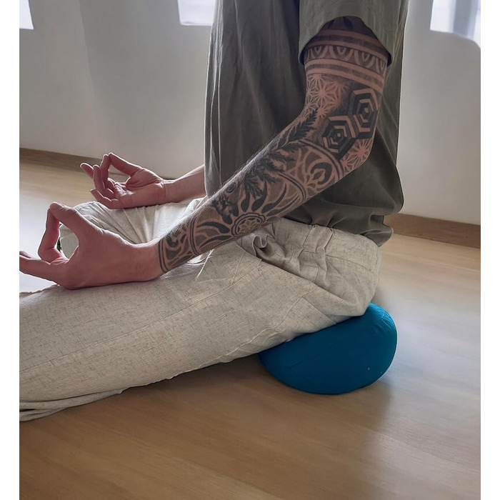 maylow Yoga mit Herz® Медитаційна подушка 'Surya' Сонце, з вишивкою, знімний чохол, наповнювач з органічної лузги спельти, персоналізація, сіро-кам'яний