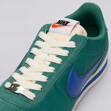 Спортивні кросівки Nike Cortez для підлітків: модні, легкі та зручні
