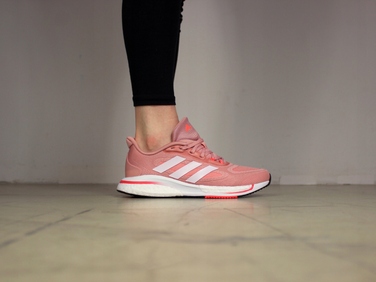 Жіночі спортивні кросівки Adidas, розмір 37 1/3