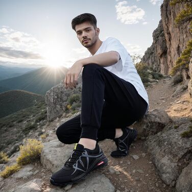 Чоловічі трекінгові кросівки для трейлраннінгу. Легкі, дихаючі, з антиковзкою підошвою. Розміри 39-48, чорний колір.