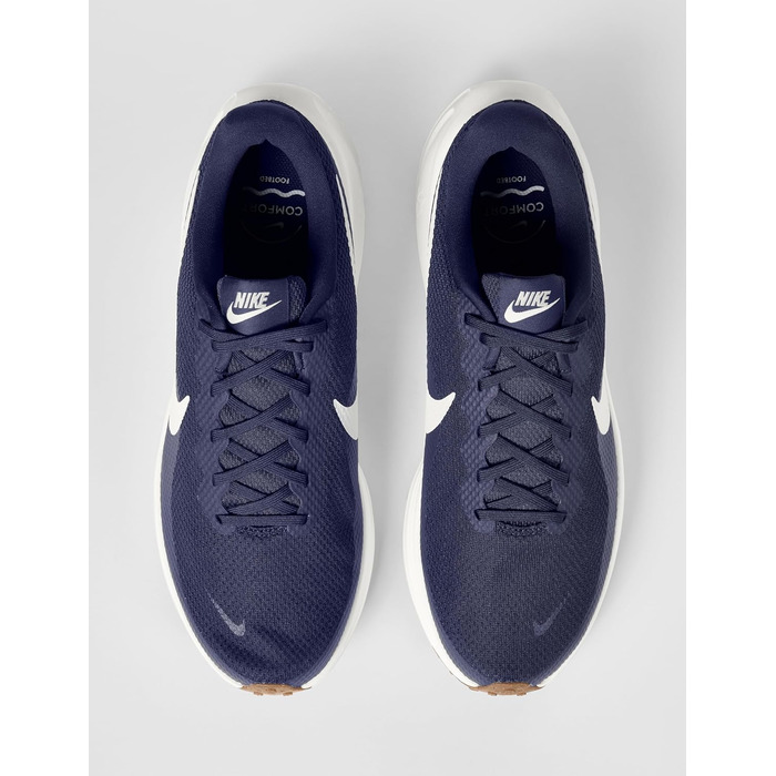 Кросівки Nike Revolution 8 для бігу по вулицях (38.5 EU, Phantom Black)