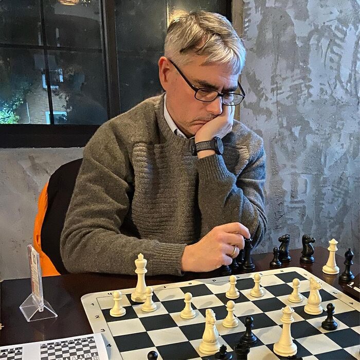 Турнірні шахи A&A: силіконова дошка 51x51 см, пластикові фігури Staunton, король 9,6 см, вага, сумка для зберігання