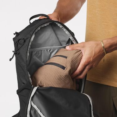 Рюкзак SALOMON Trailblazer 30L чорний, унісекс, для туризму, легкий та зручний