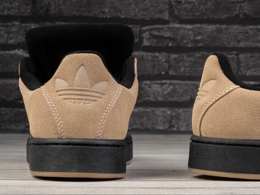 Жіночі спортивні кросівки Adidas, розмір 37 1/3